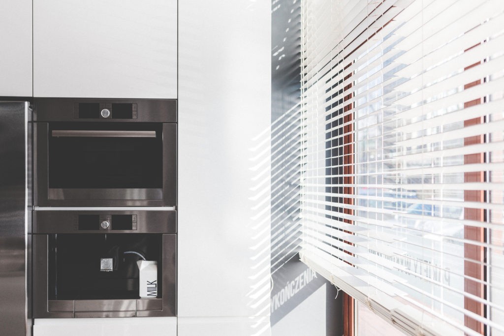 kaboompics-com_sun-in-the-kitchen